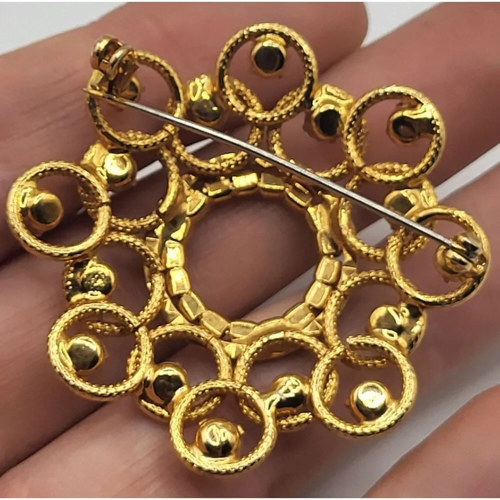 Vintage Gold-Tone Filigree Floral Brooch Clear Rhinestones Mid-Century 50s  2in